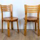 Chaises en pin années 80