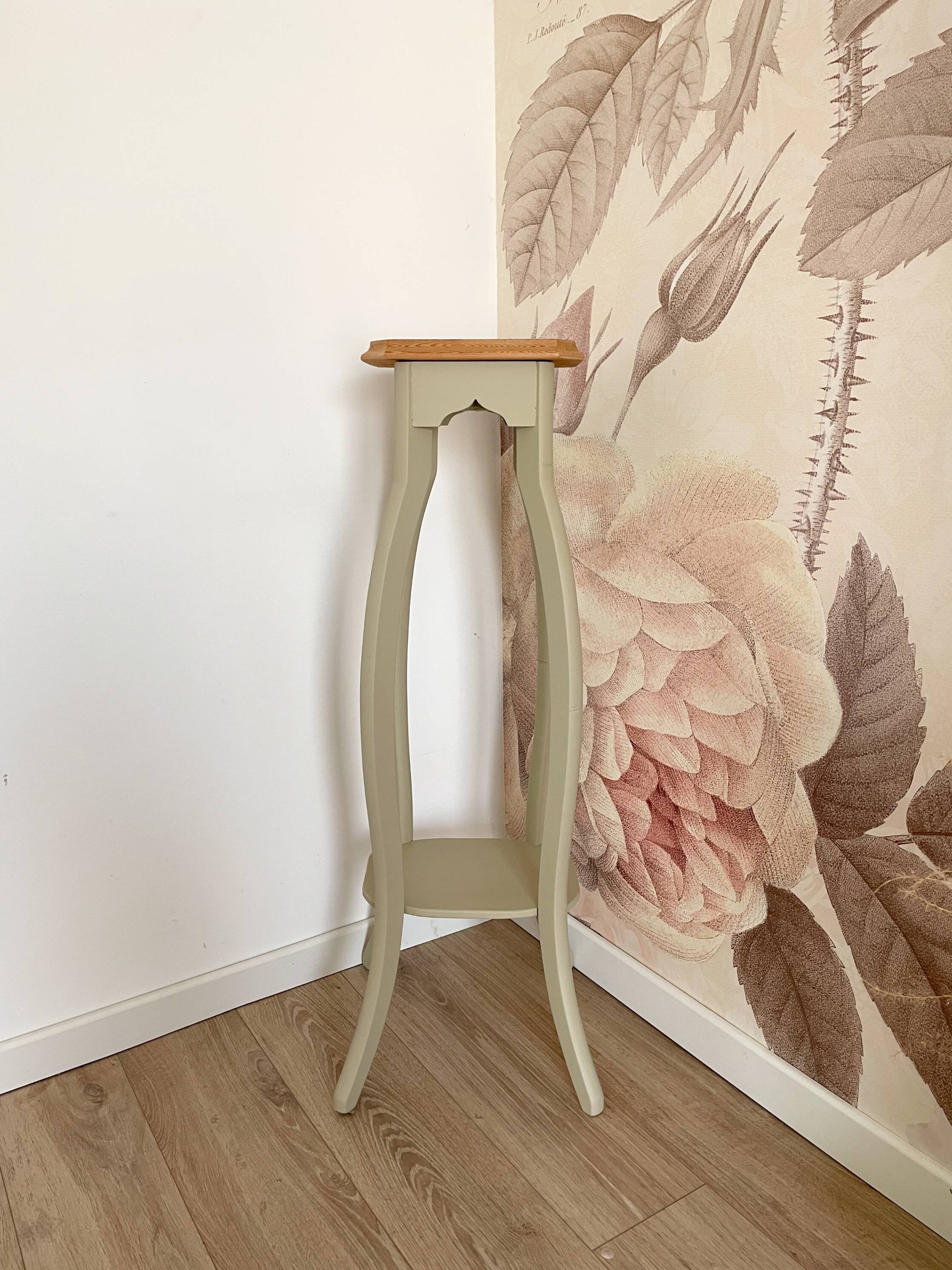 Plant stand/side table, redesigned in Artichoke Cream