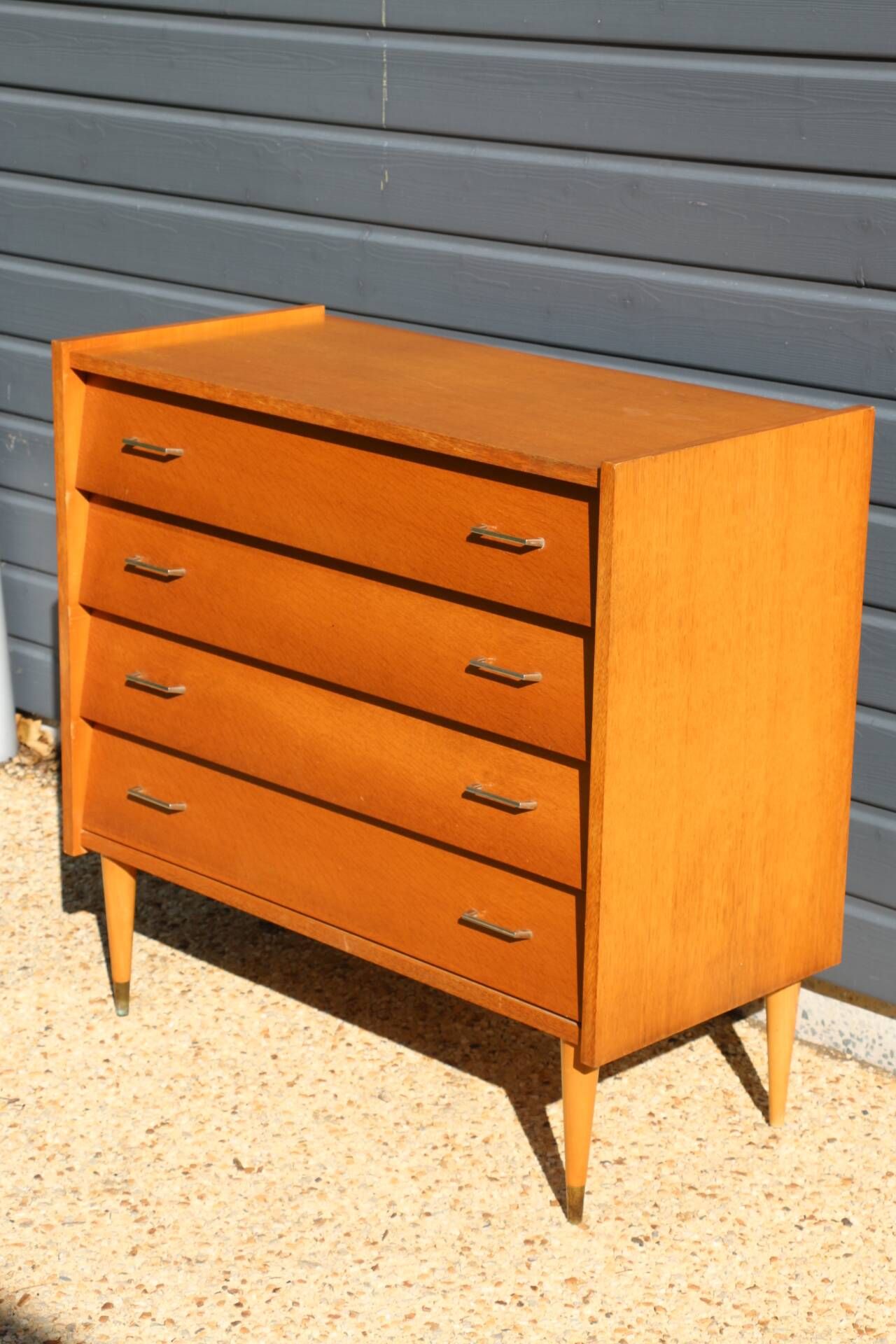 Light oak chest of drawers with 4 drawers from the 1960s.