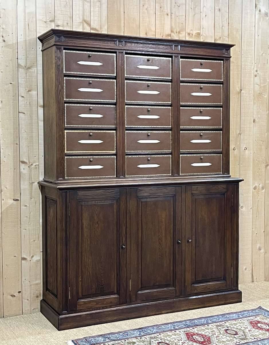 Notary's furniture from the early 20th century in oak with its cardboard box.