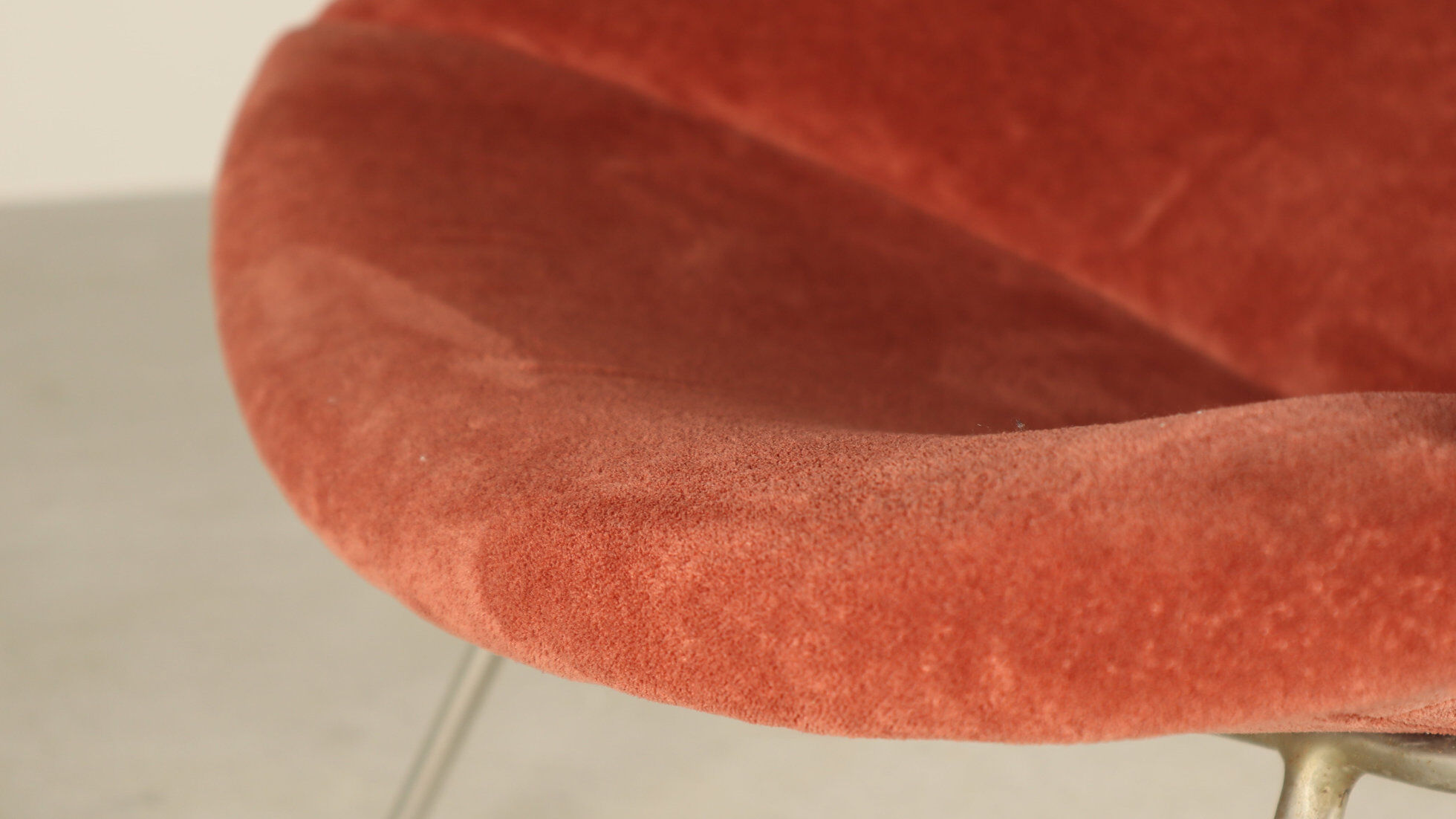 Pierre Paulin for Artifort — F156 “Little Oyster” lounge chair, 1959–1960s