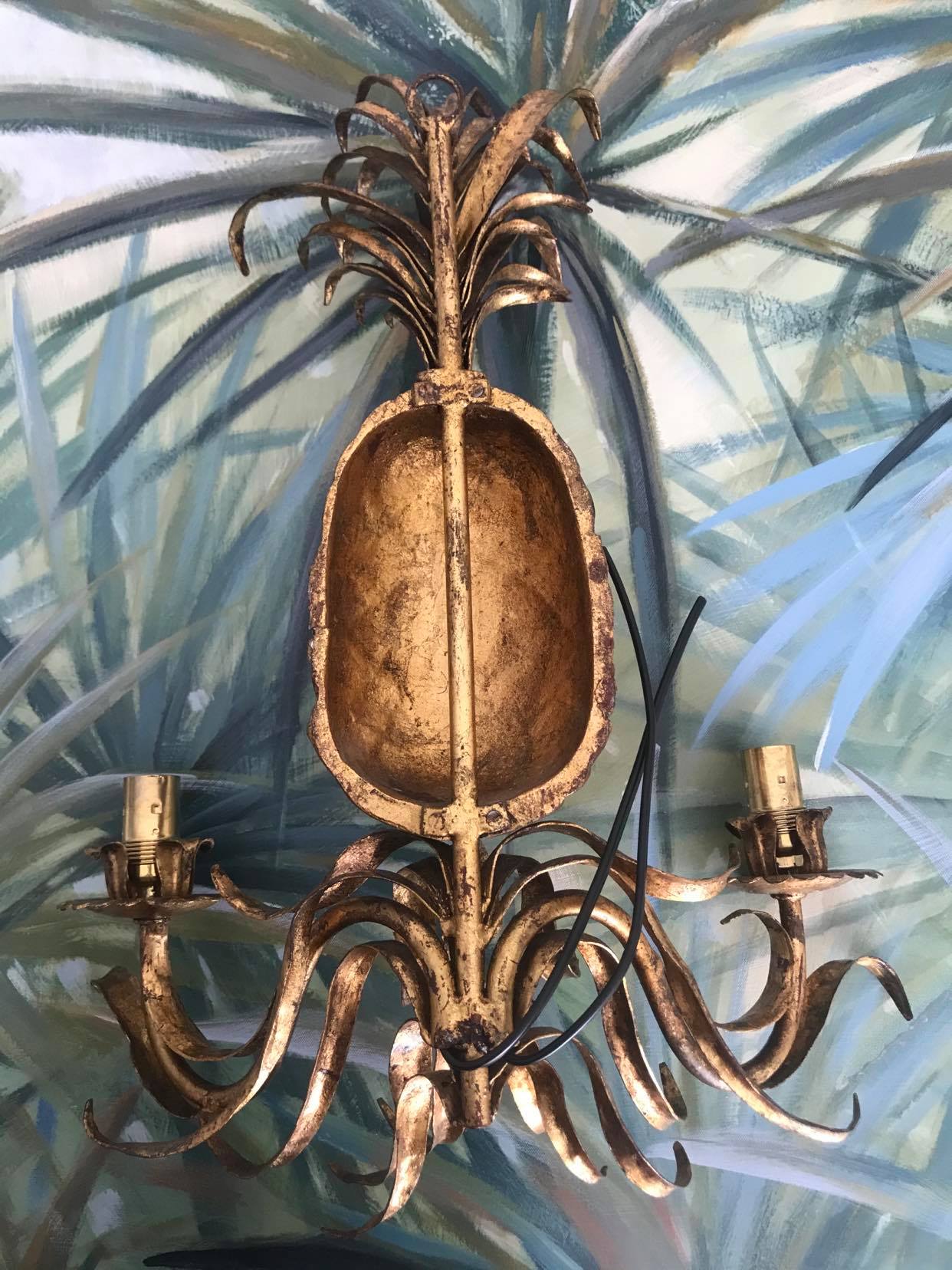 Pineapple wall light