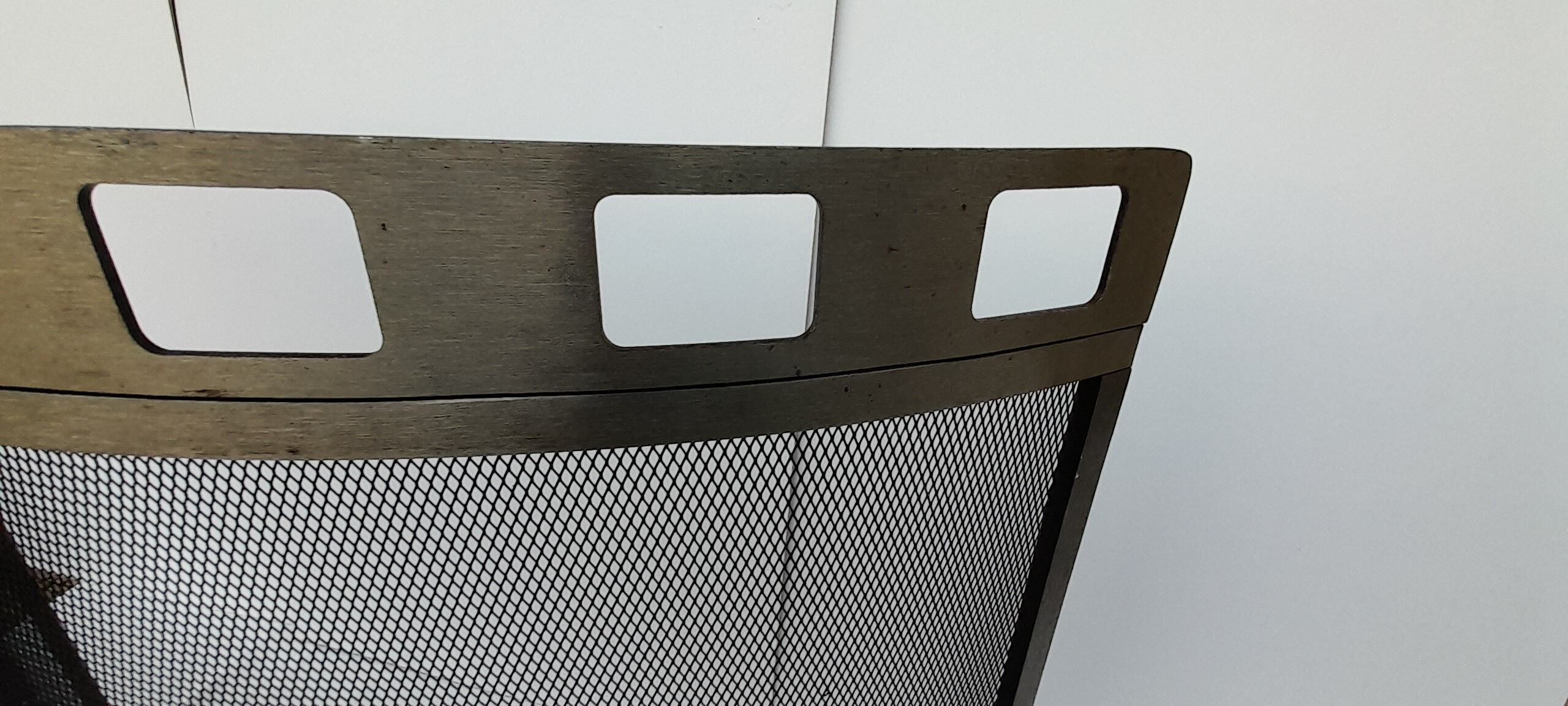 Rounded steel fire screen L 70 cm H 56 cm for fireplace or stove