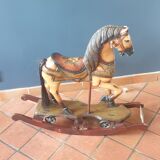 Cheval à  bascule ancien