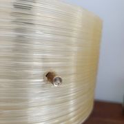 Suspension en plexiglas, plastique strié bicolore, 1970