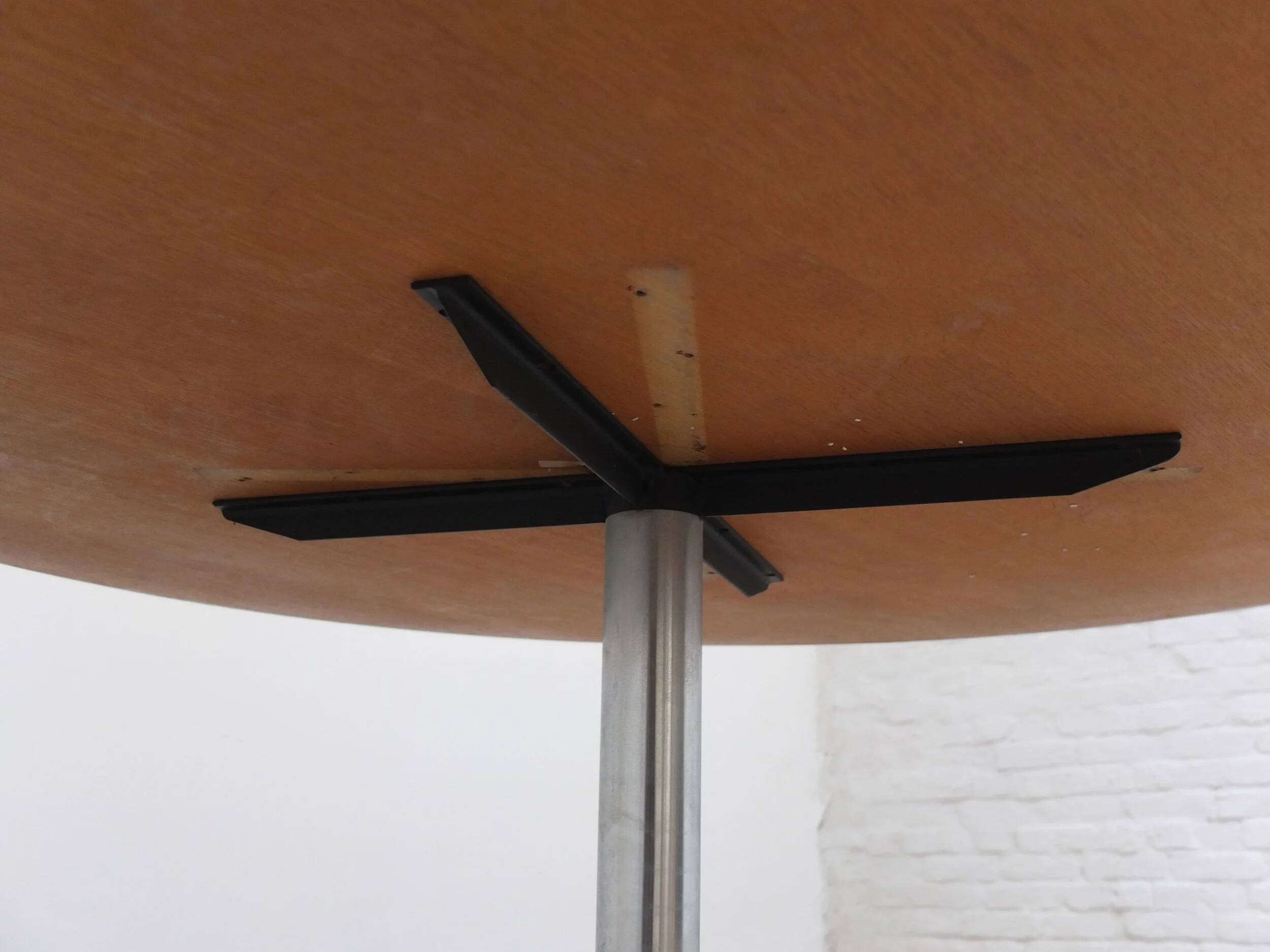 Large 'circular' oak dining table by Arne Jacobsen for Fritz Hansen, 1966