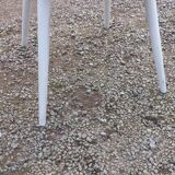Set of 4 Scandinavian style chairs from the 50s in white lacquered wood and red skaï patties