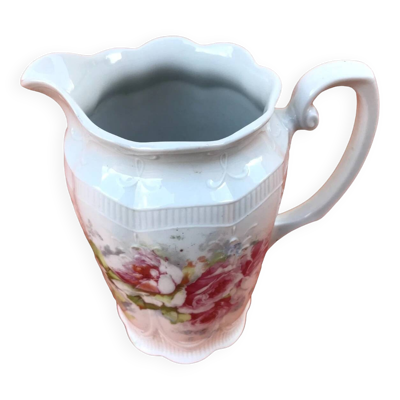 Années 1900  Pichet (grand modèle)  Porcelaine blanche à décor floral