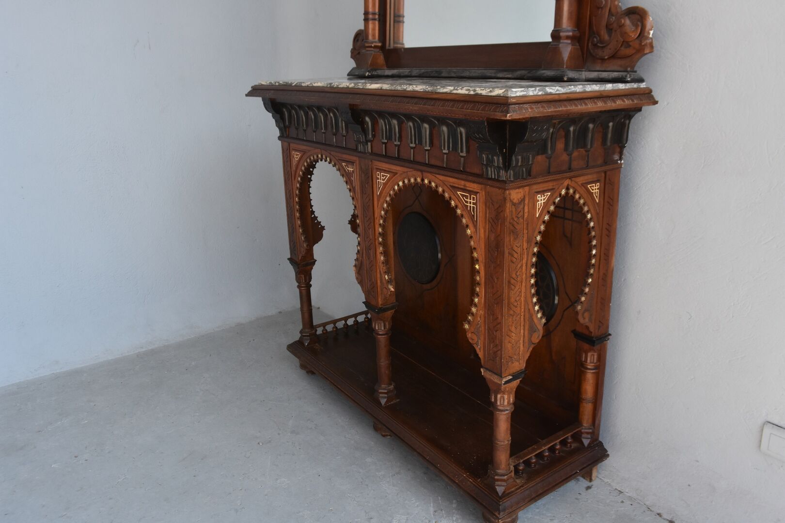Syrian console and its mirror time late XIXth