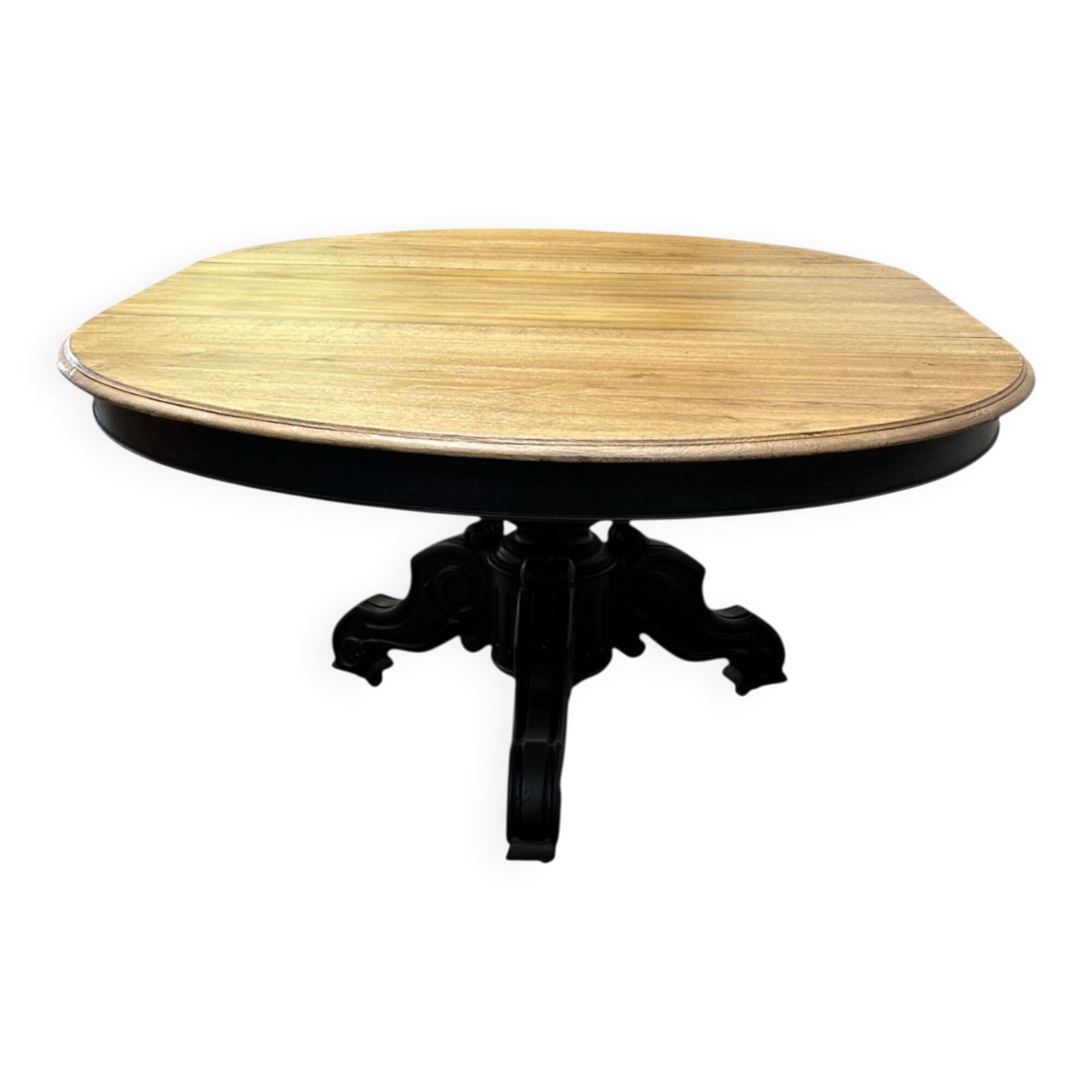 central leg table