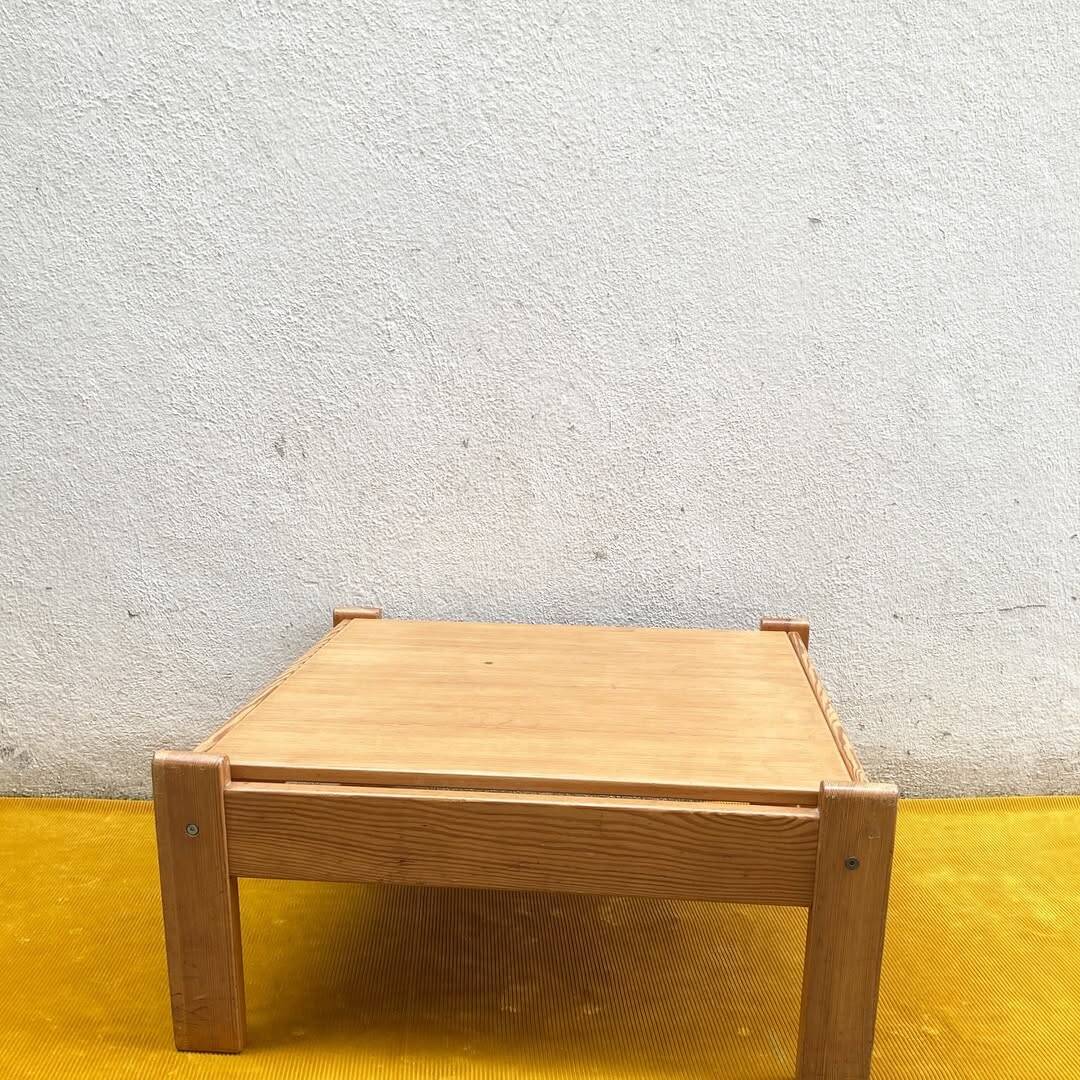 Vintage coffee table in solid pine – Brutalist style (70 x 71 cm)