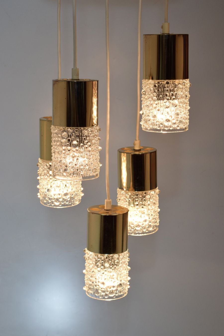 Pair of hanging lamps