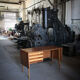 Bureau en bois du milieu du siècle