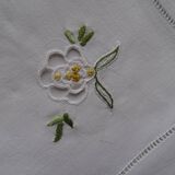 12 napkins with flower embroidery 42 x 38 in linen