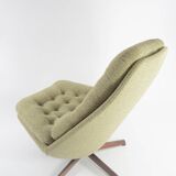 Chauffeuse pivotante scandinave verte