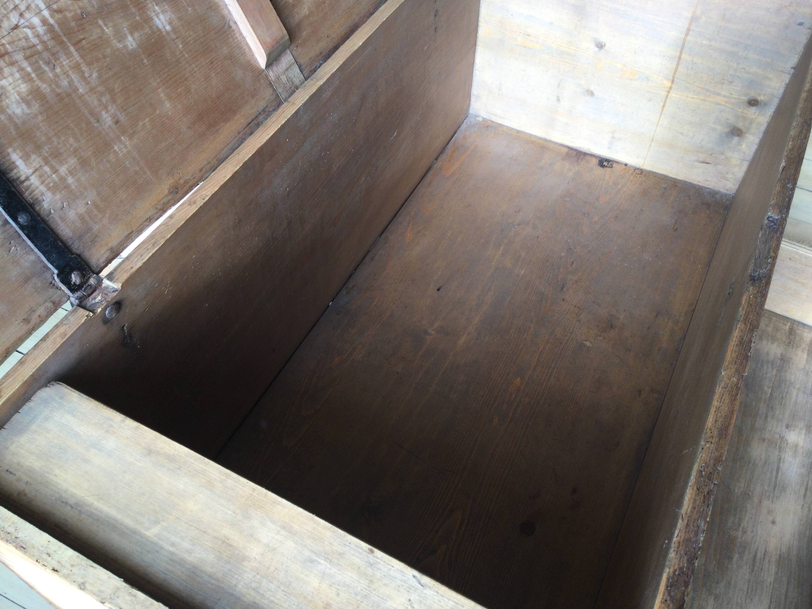 Large fir chest with drawer