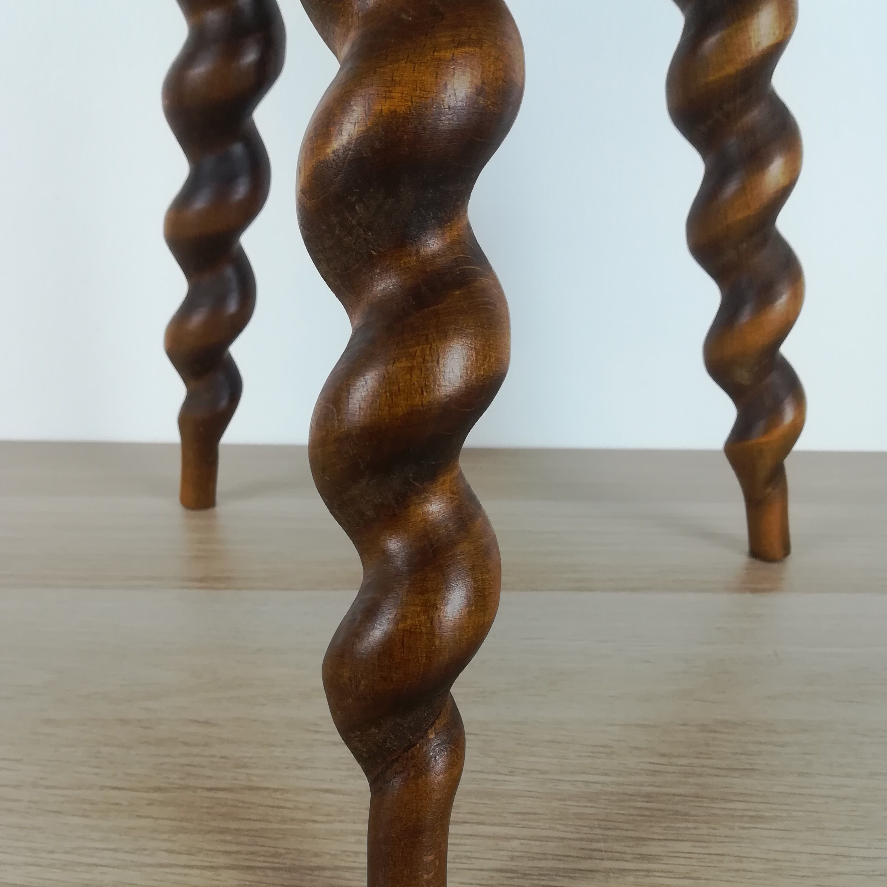 Tripod stool with turned feet