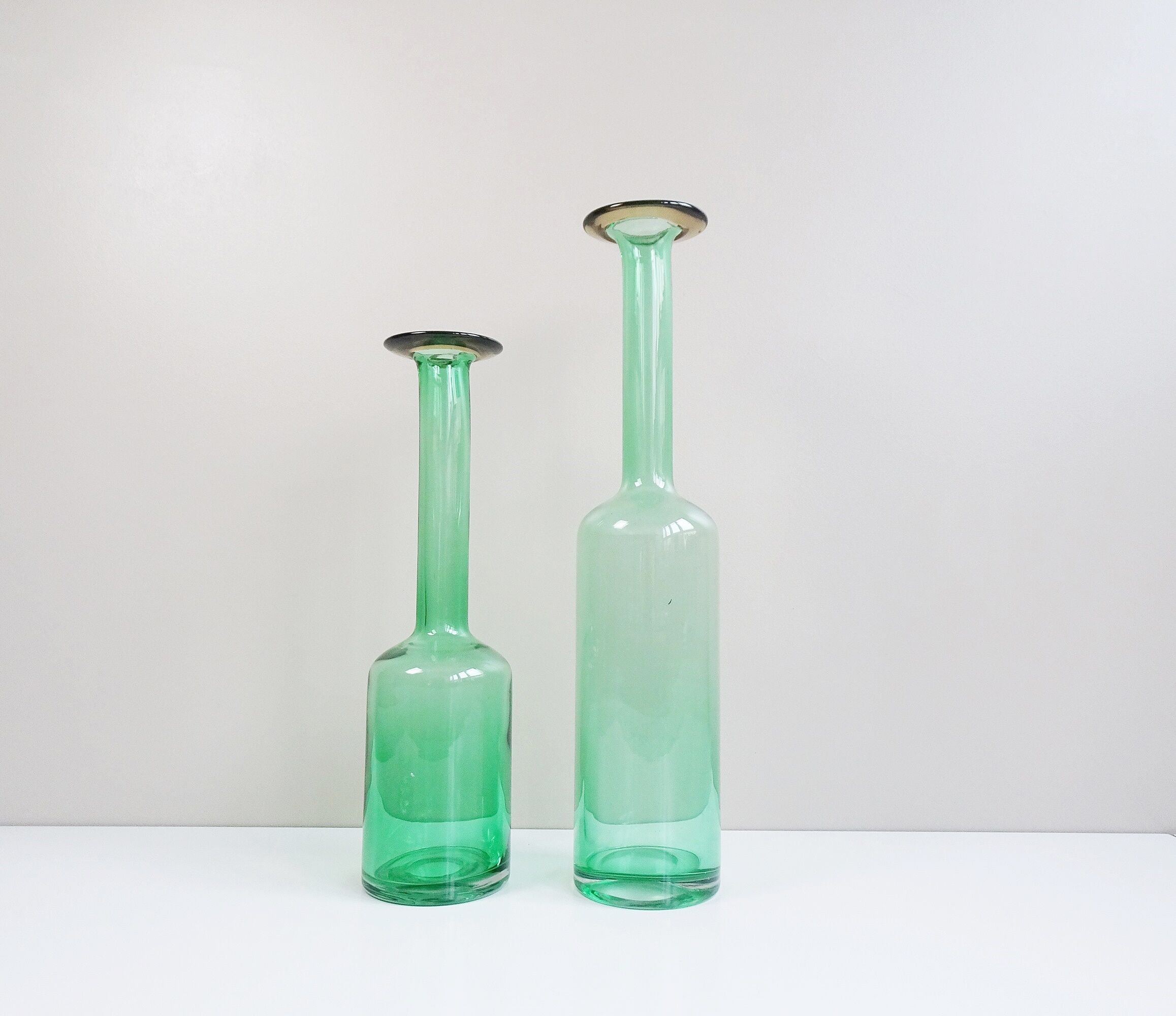 Vases bouteilles en verre vert de Villeroy et Boch