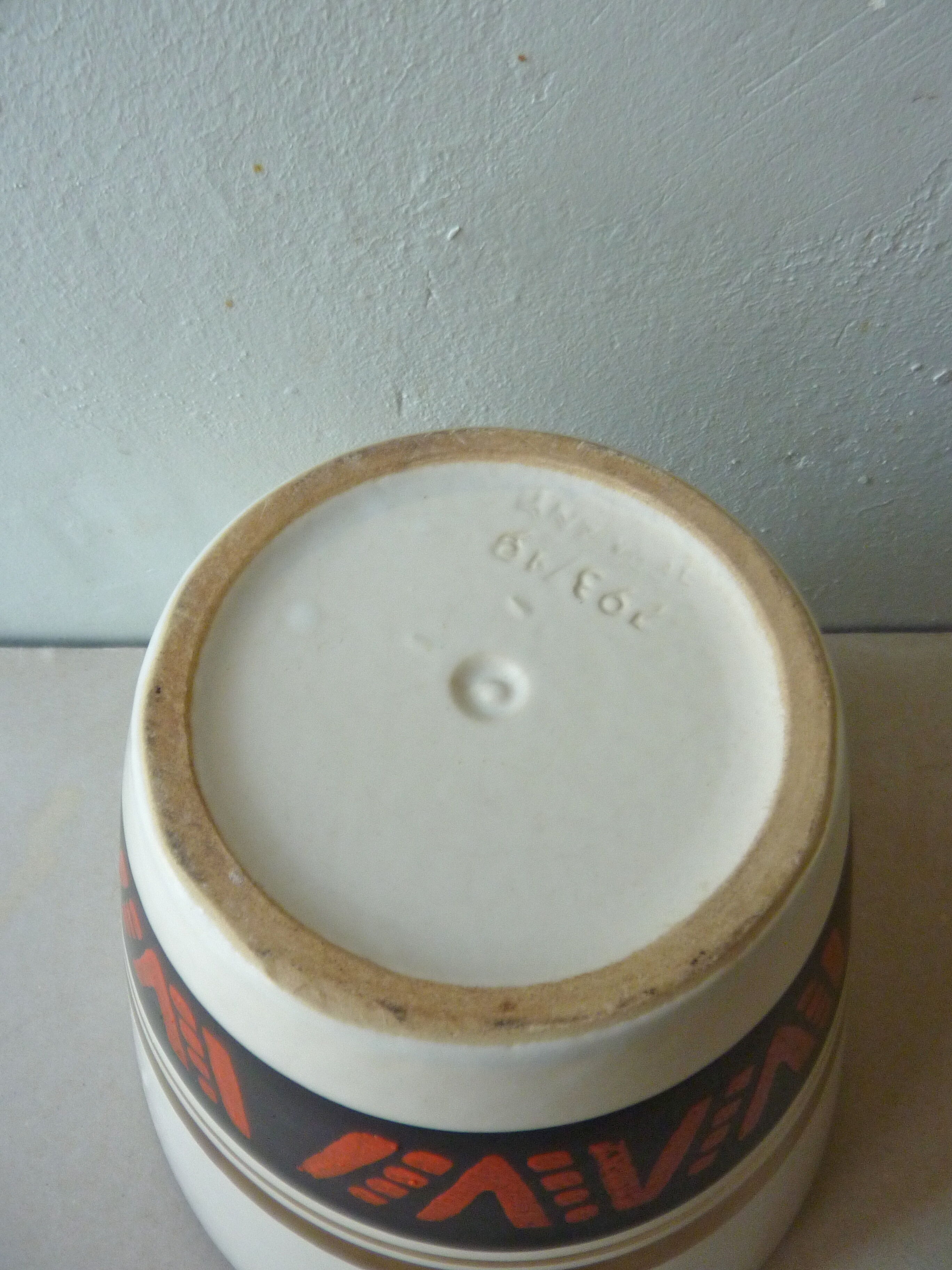 Ceramic pot cover from the 60s