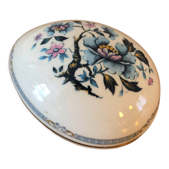 Egg-shaped jewelry box in porcelain england