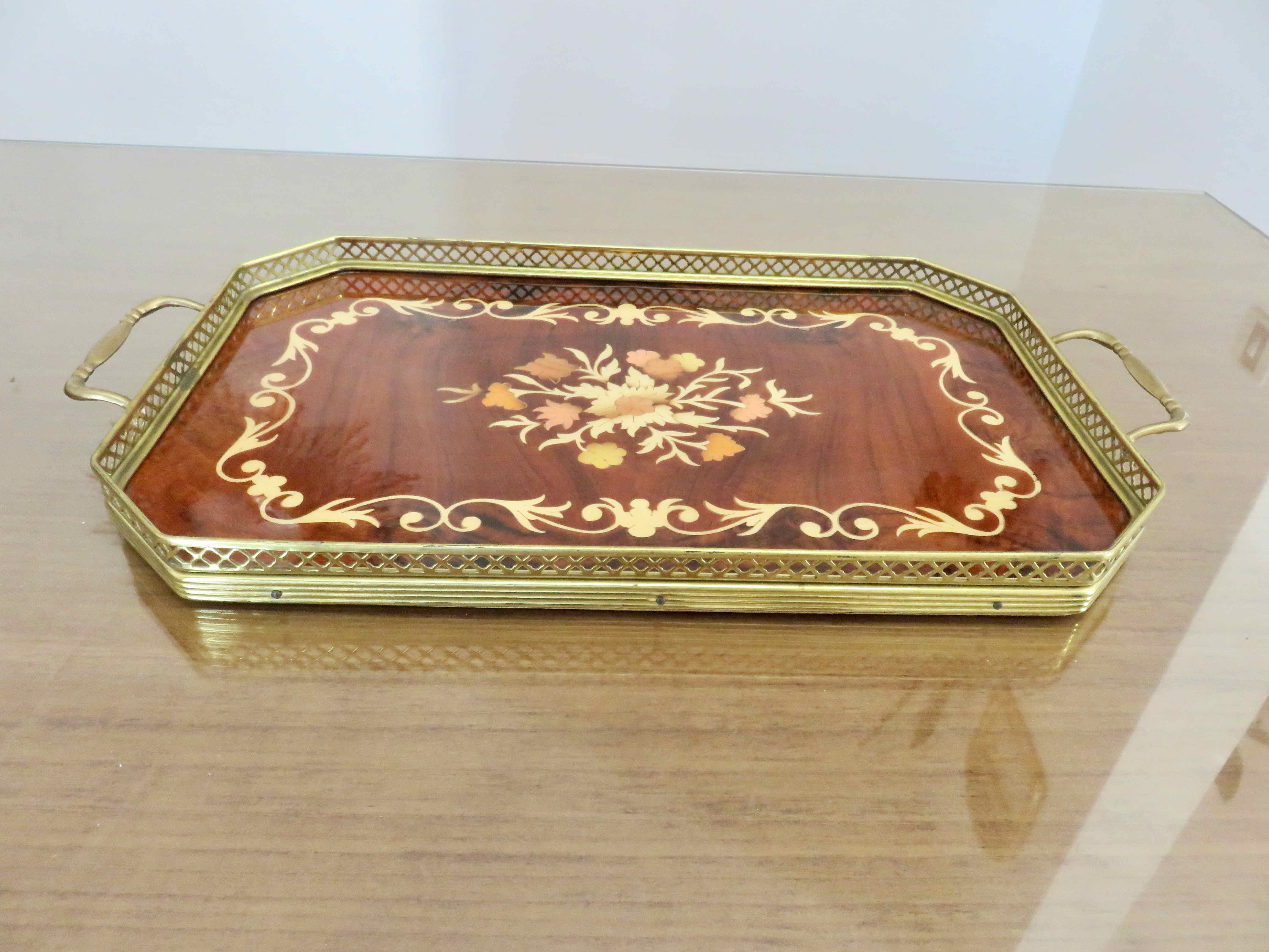 Octagonal tray in marquetry and brass, Italy, Art Deco 1940s 1950s