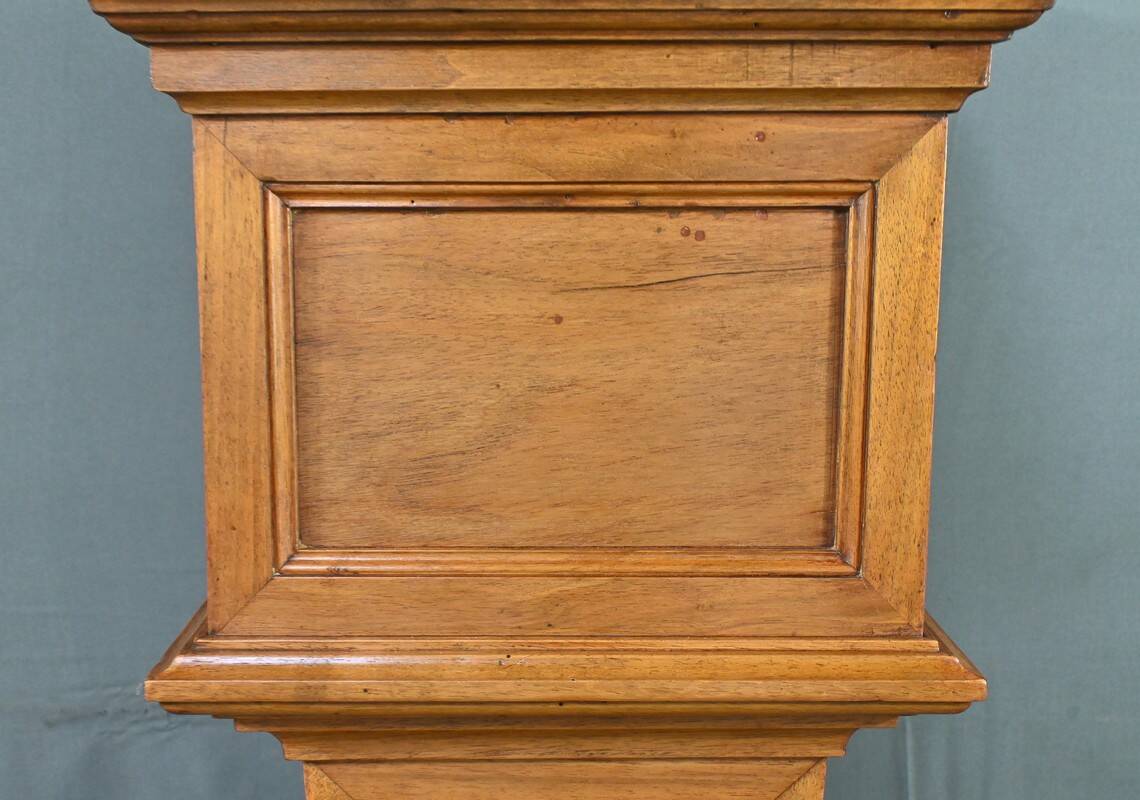 Important walnut column gain – Early 20th century