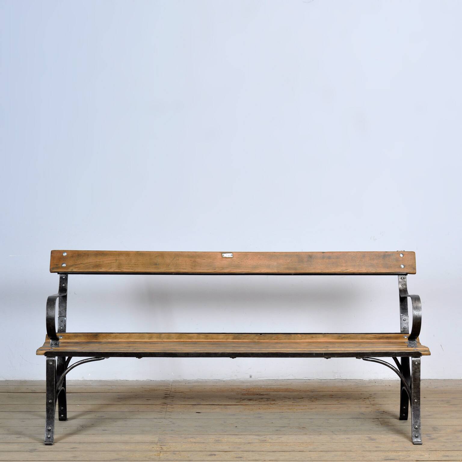 Banc de parc en fer riveté, années 1920