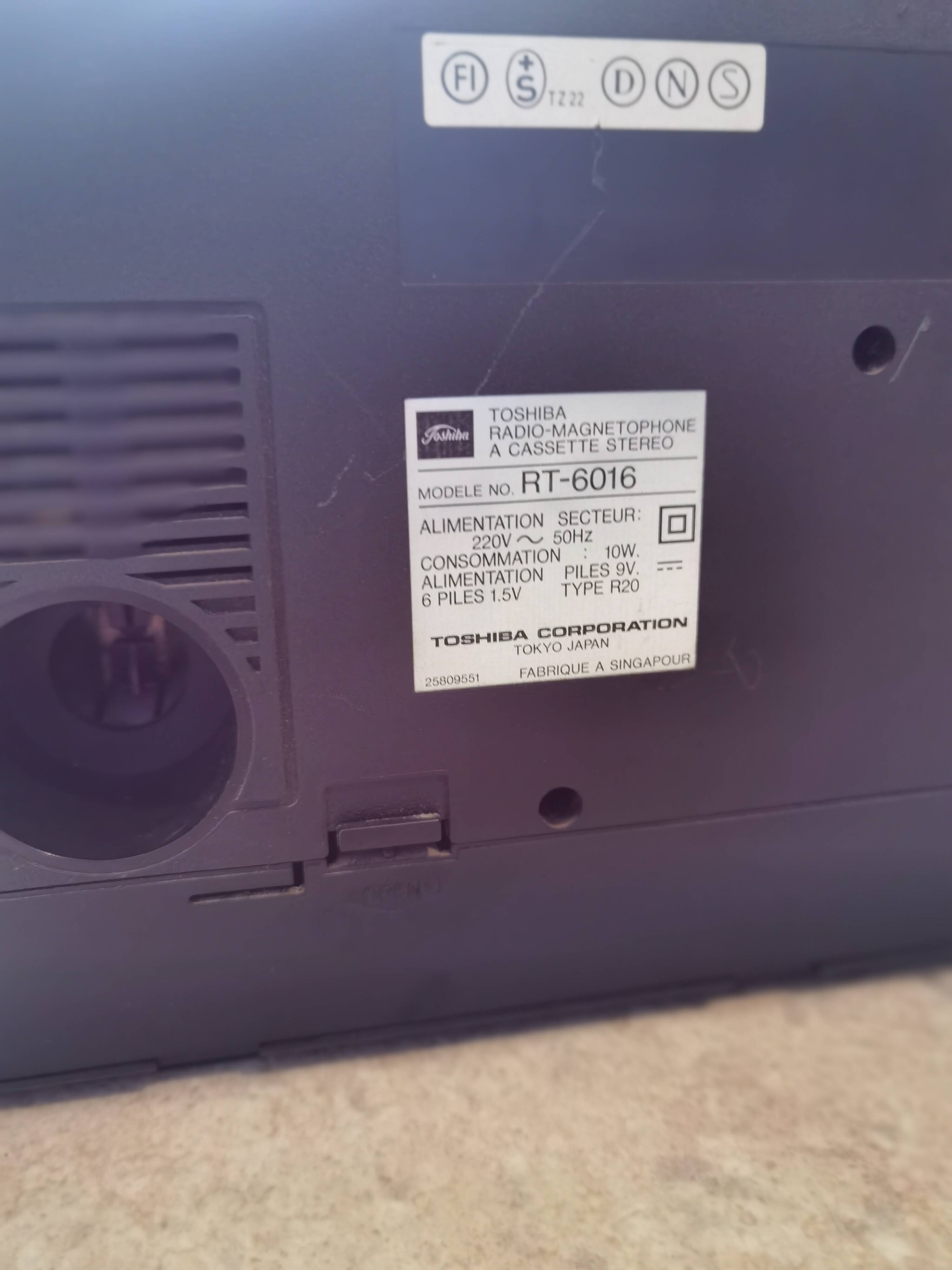 Vintage Toshiba Radio
