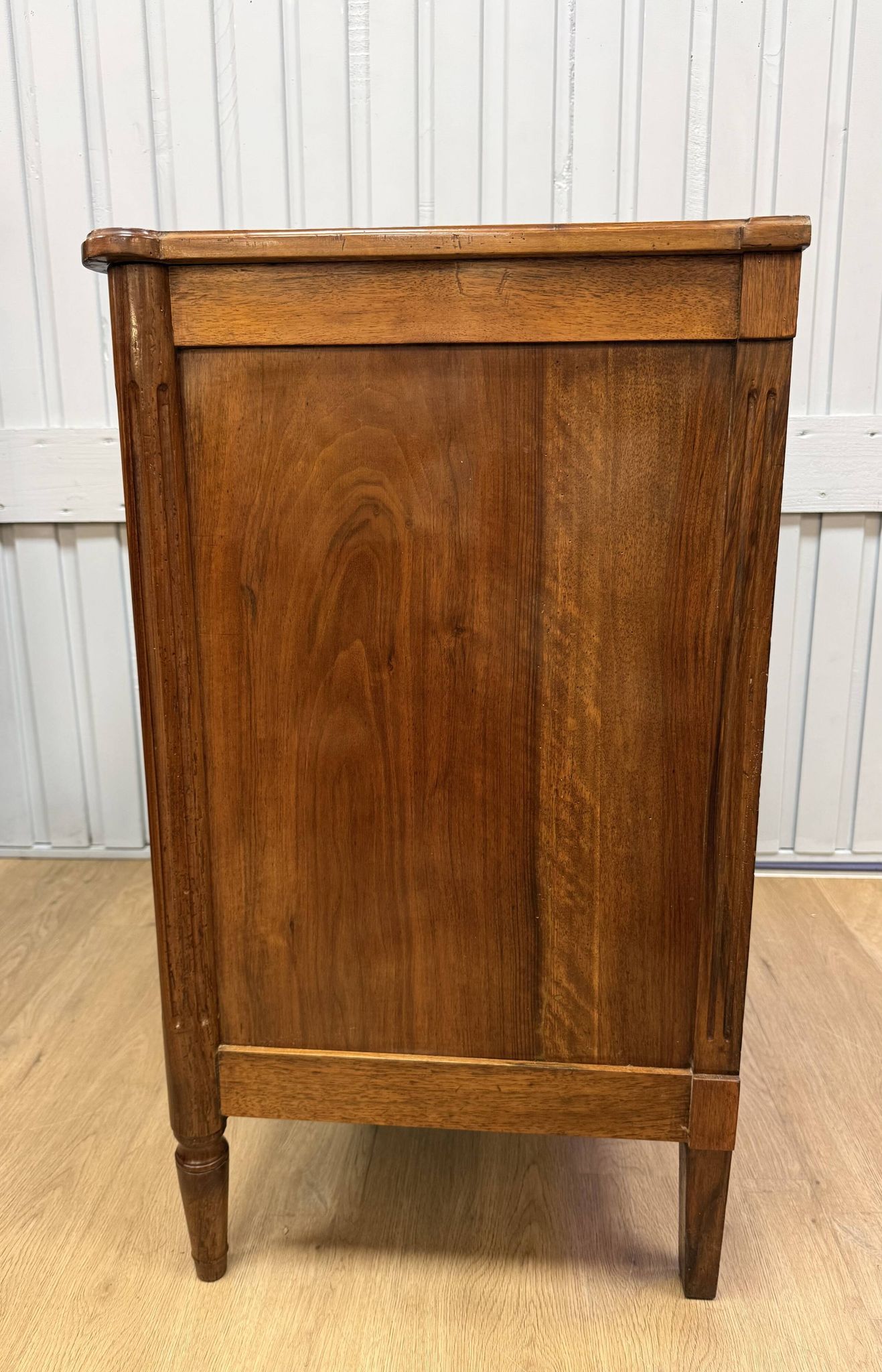 Small chest of drawers in Louis XVI style