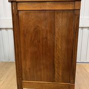 Small chest of drawers in Louis XVI style