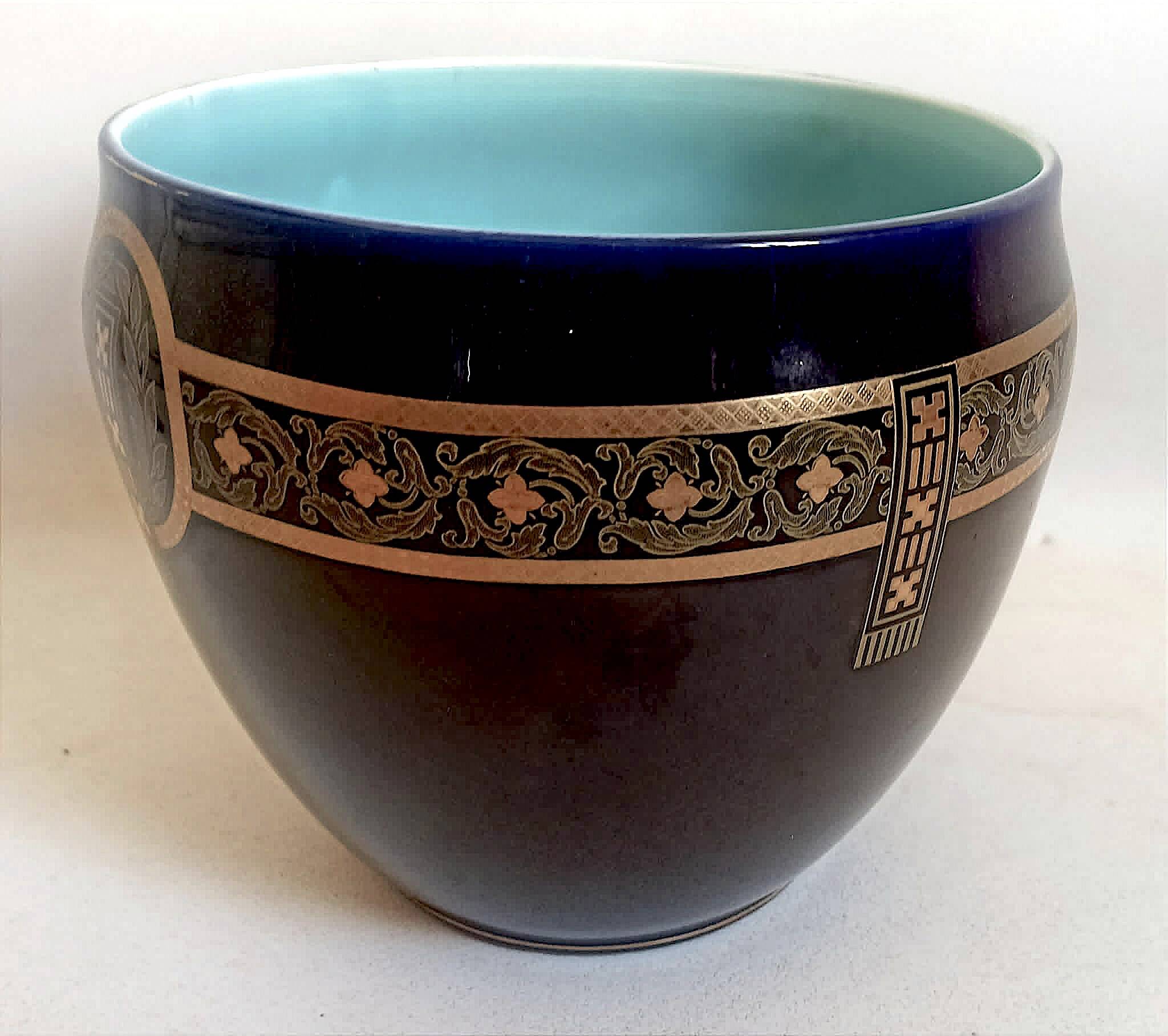 Cache-pot Sarreguemines Late 19th century Width 24.5 cm