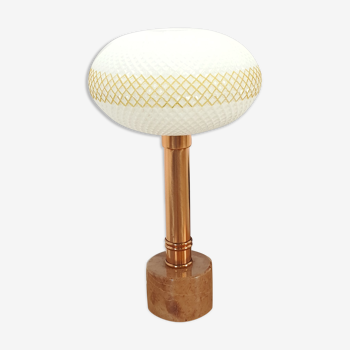 Lampe de table vintage base en marbre avec abat-jour en cuivre et en verre de lait