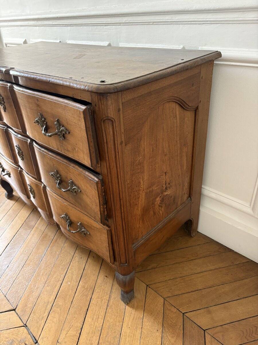 Commode ancienne galbée (Régence / Louis XV)