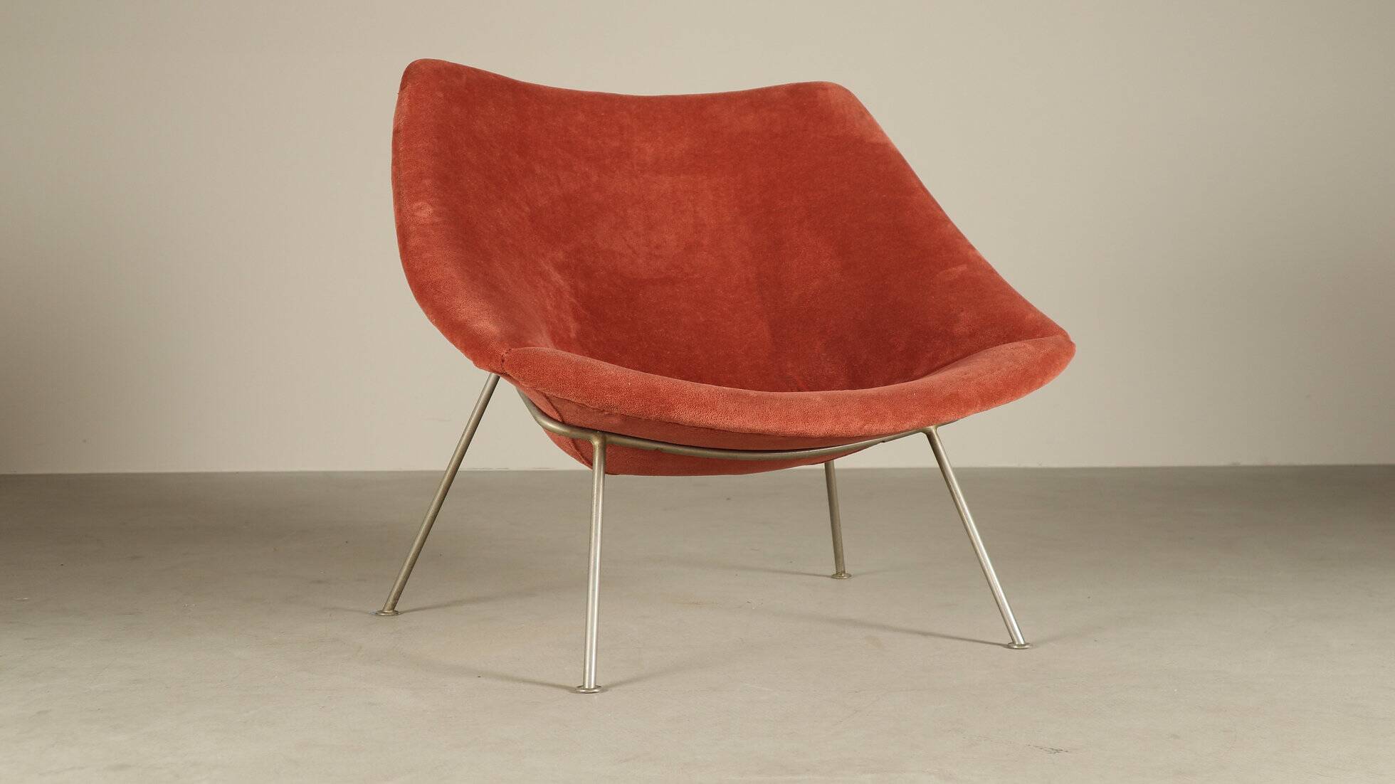Pierre Paulin for Artifort — F156 “Little Oyster” lounge chair, 1959–1960s