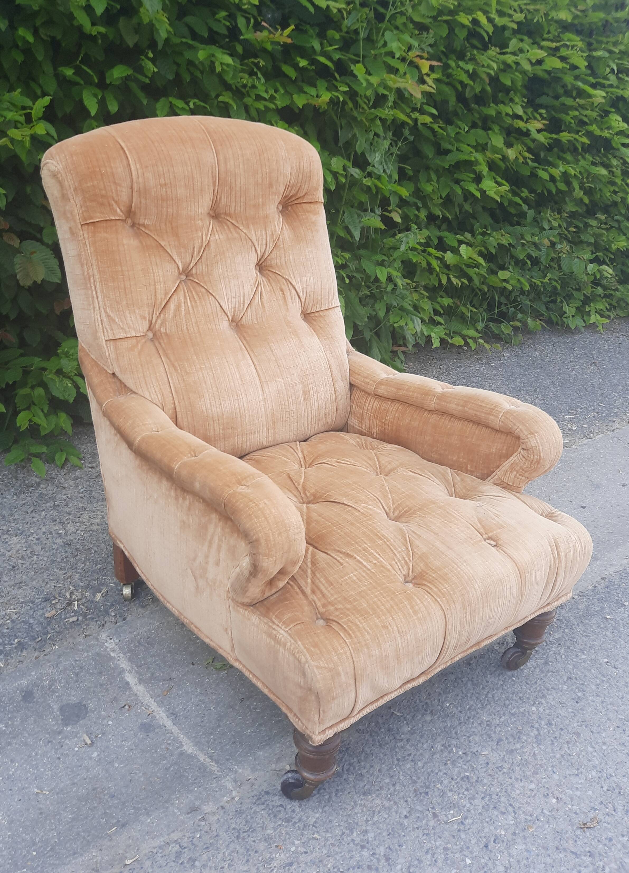 Large padded toad armchair