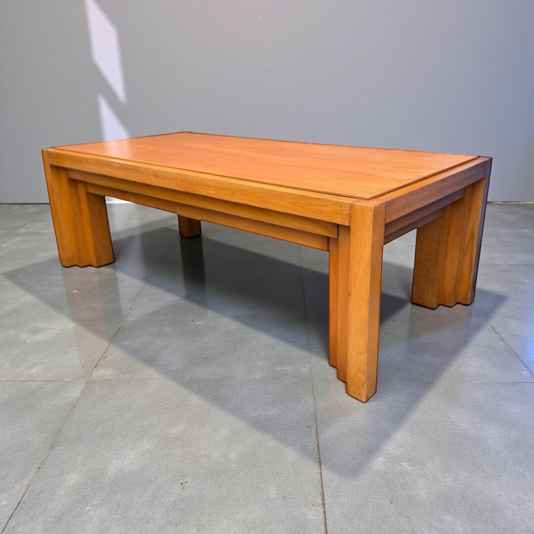 Vintage coffee table in solid elm from the 1970s.