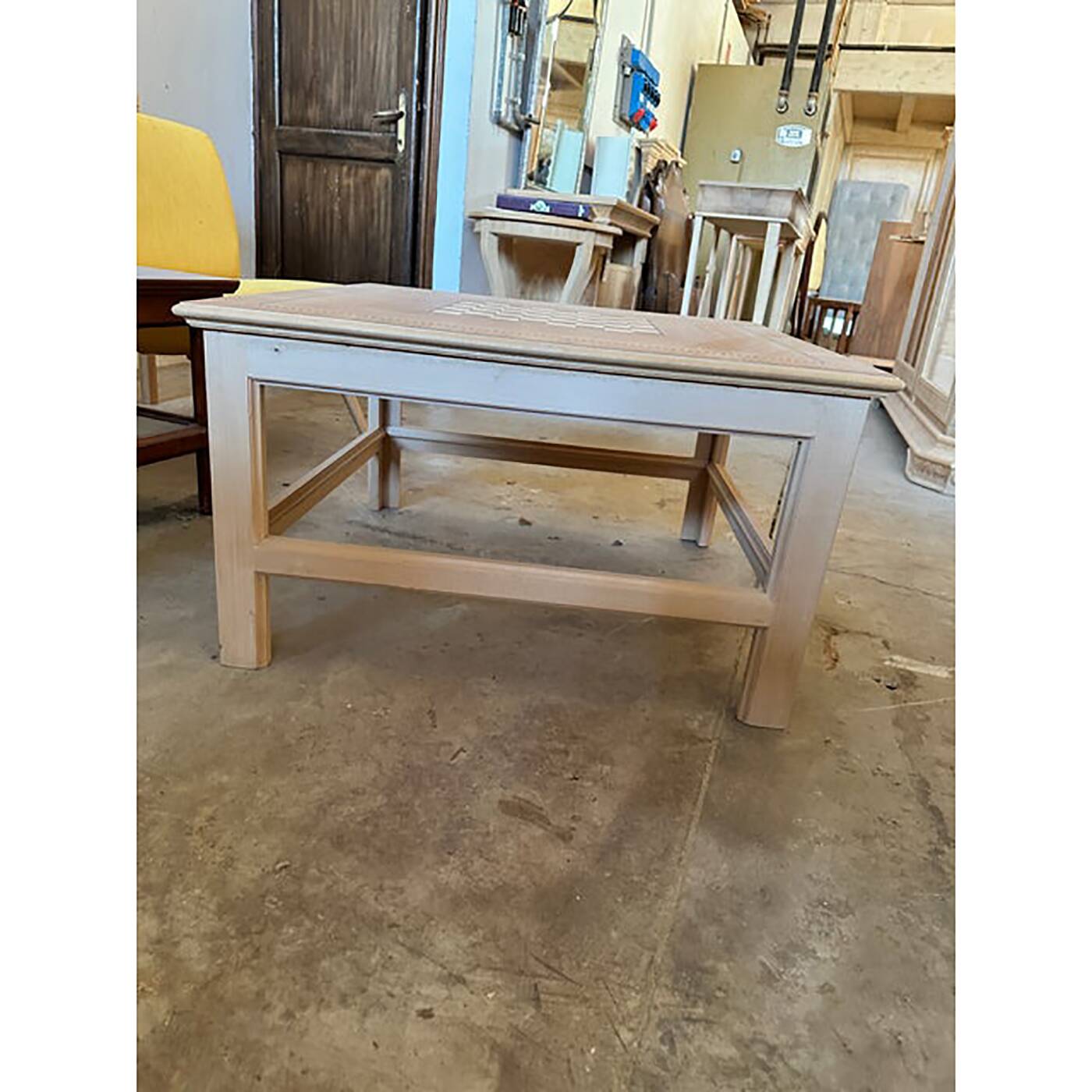 Italian Square Natural Coffee-Table With Chessboard