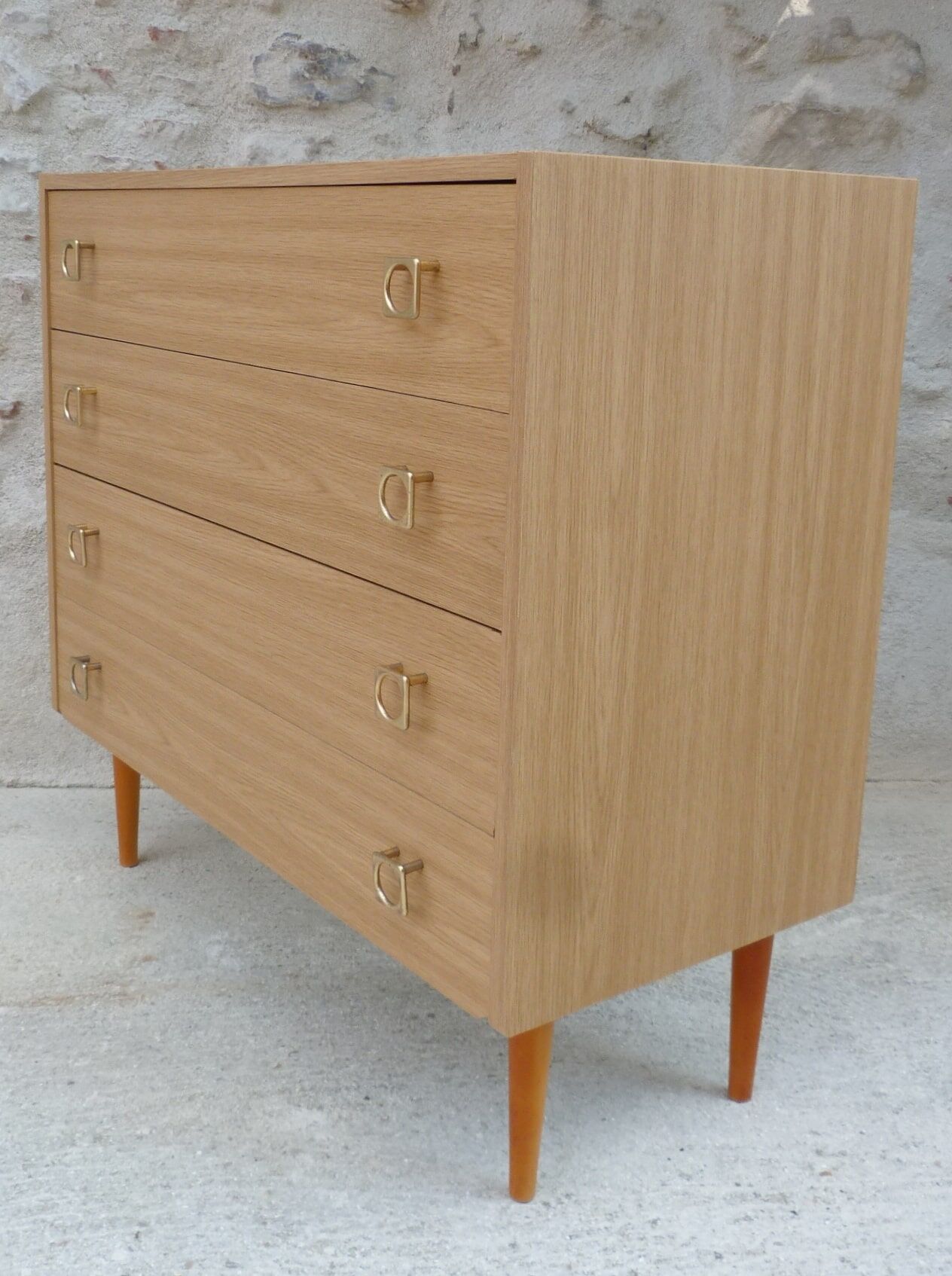 Dresser 60