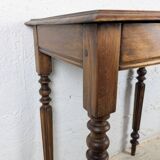 The small table with Louis XVI charm.