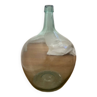 Demijohn vase