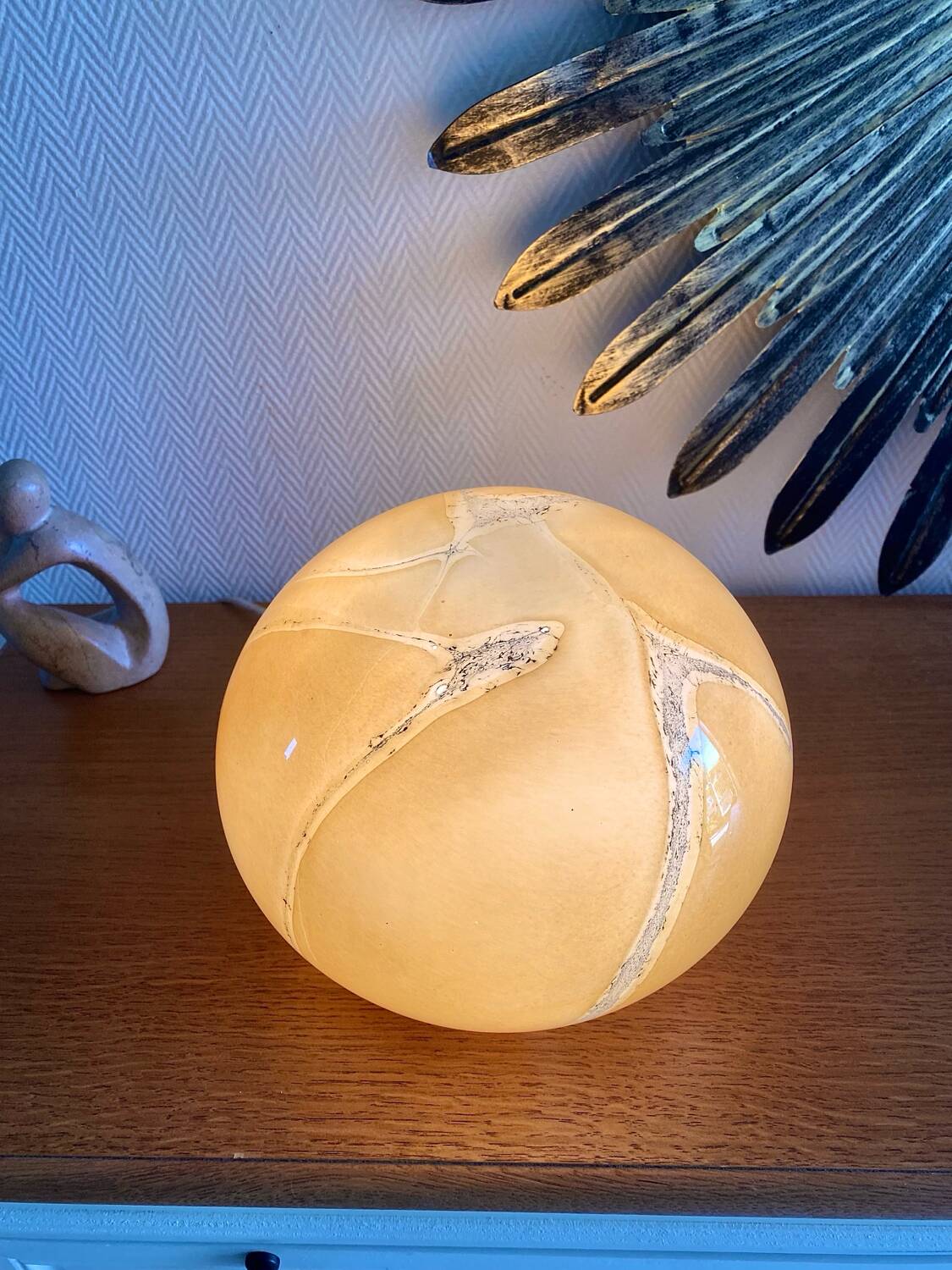 Vintage globe lamp signed Vianne