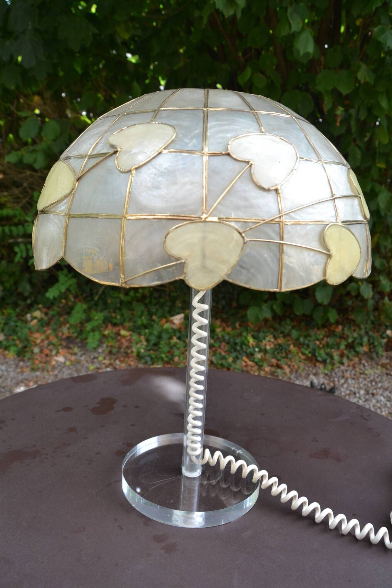 Lampe en nacre et plexiglas années 70