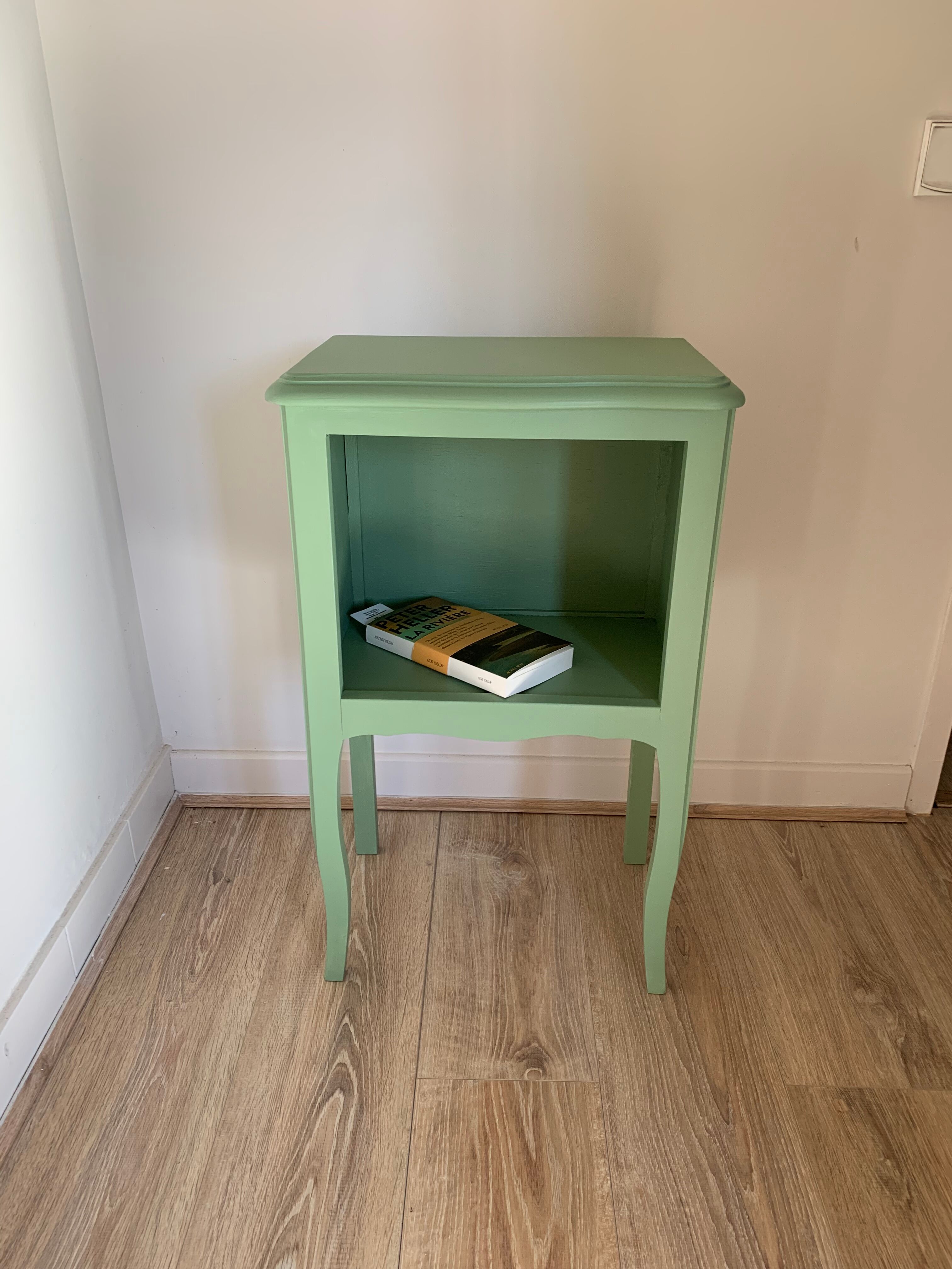 Green bedside