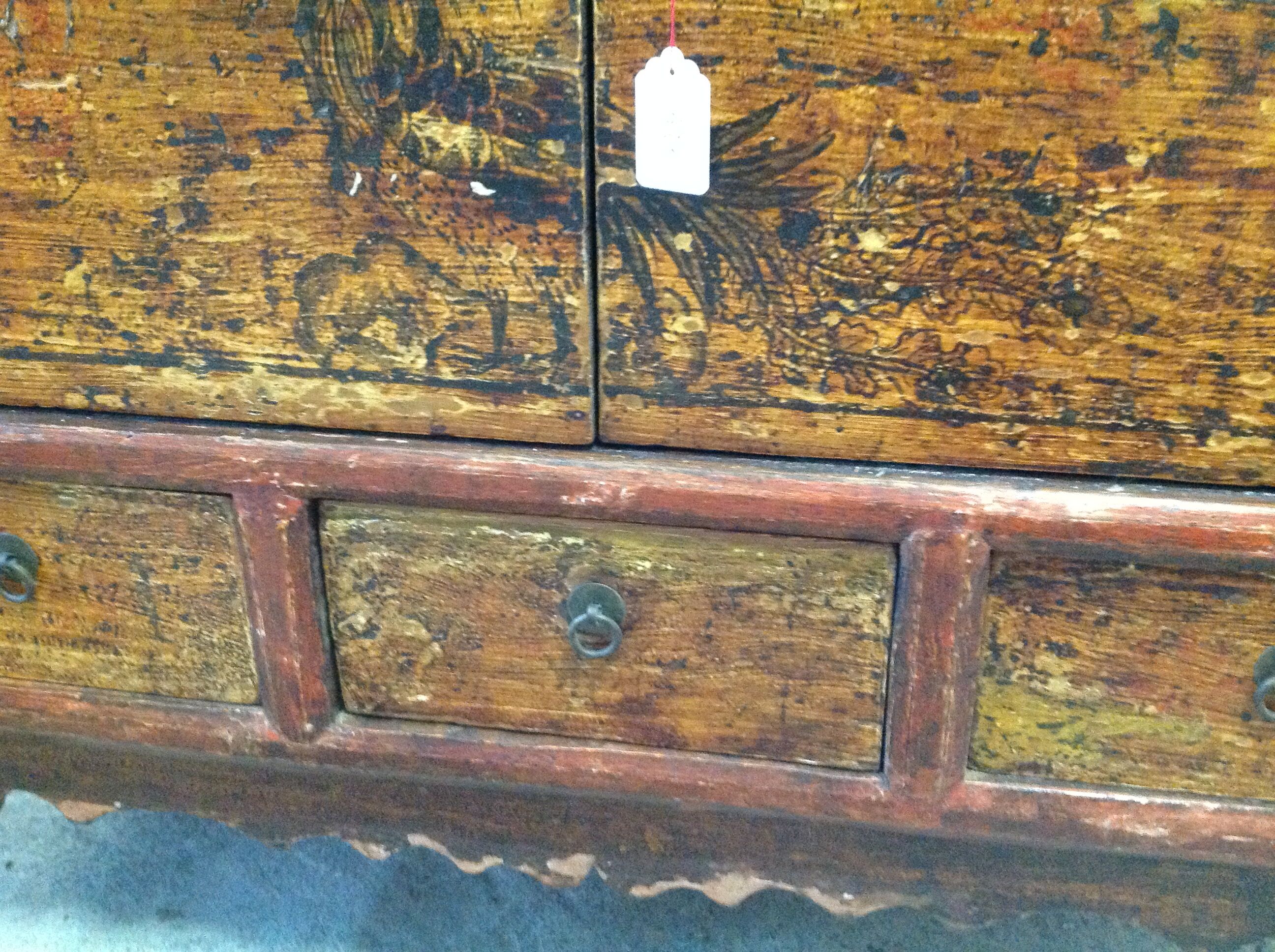 Polychrome chinese furniture