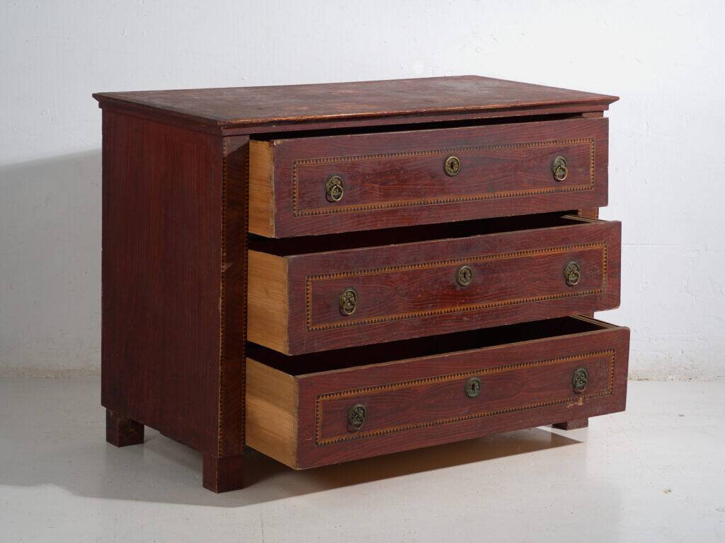 Biedermeier commode from Central Europe in pine with four drawers – Central Europe, circa 1850