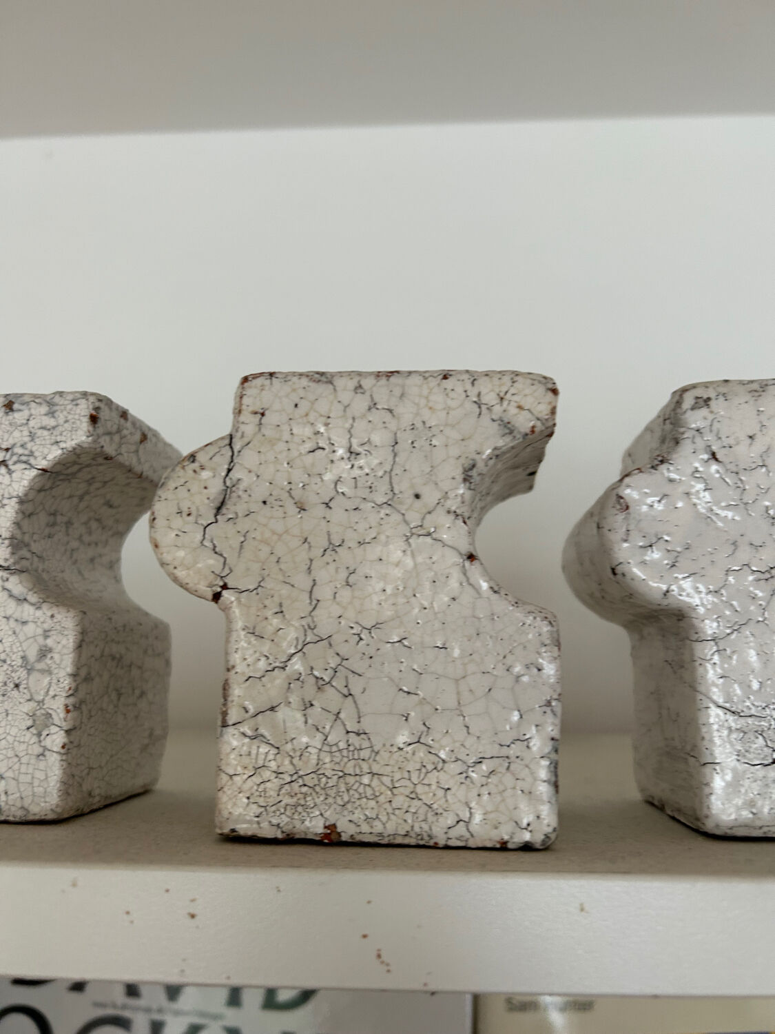 Set of cracked mini-vases