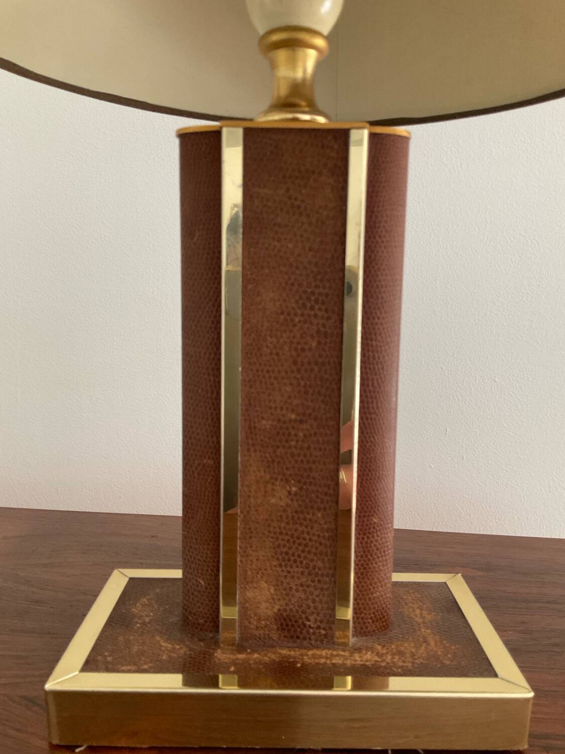 Vintage lamp in leather and gold metal