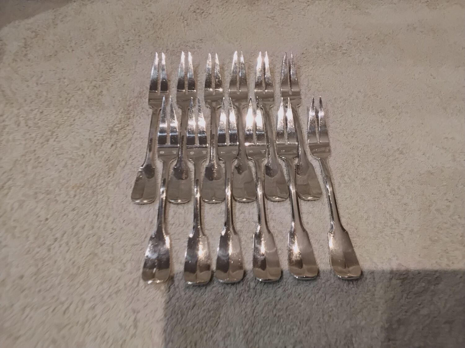 12 fourchettes à escargots métal argenté orfèvre Francia uni-plat