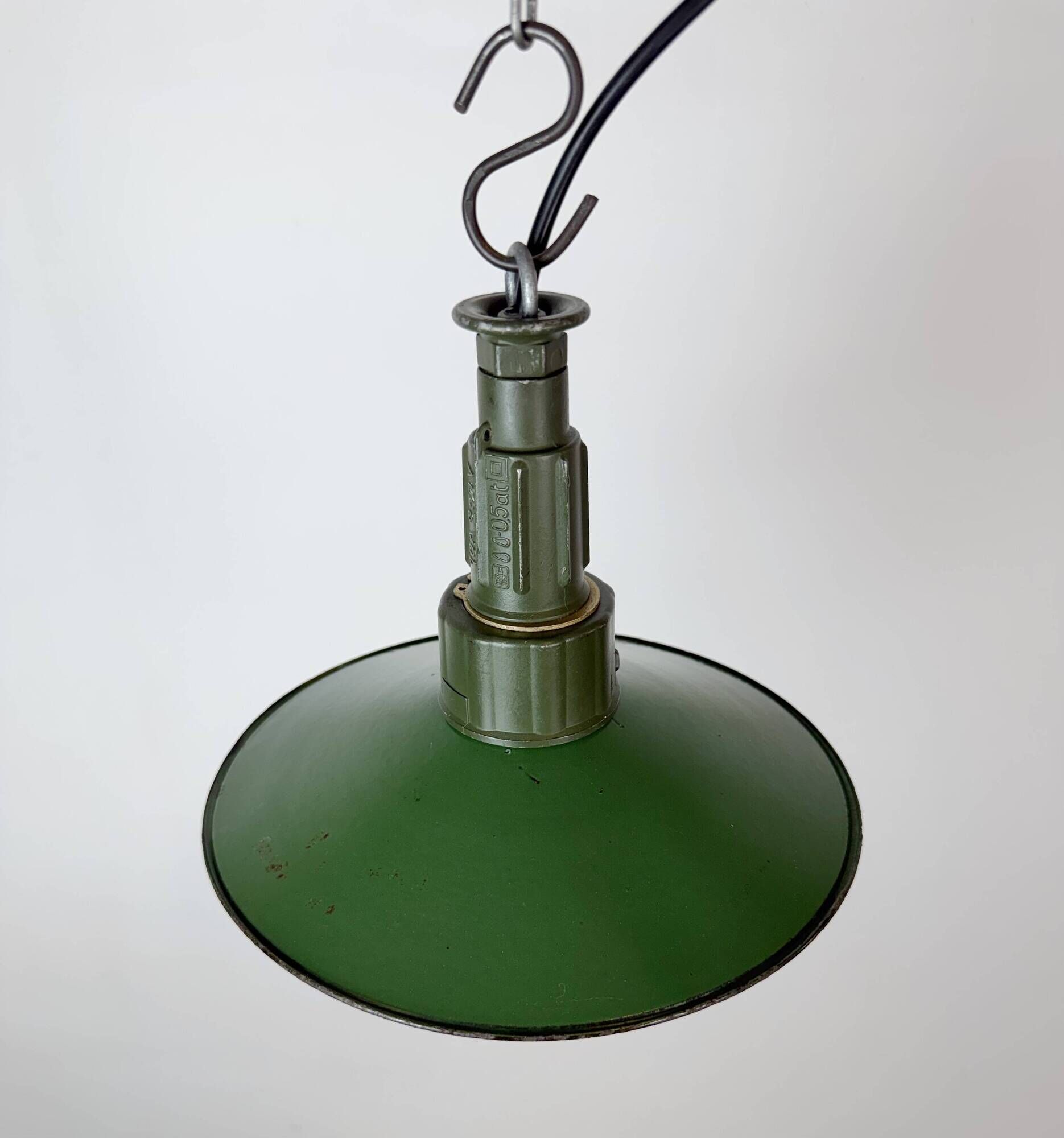 Industrial Green Enamel Military Pendant Lamp with Cast Aluminium Top, 1960