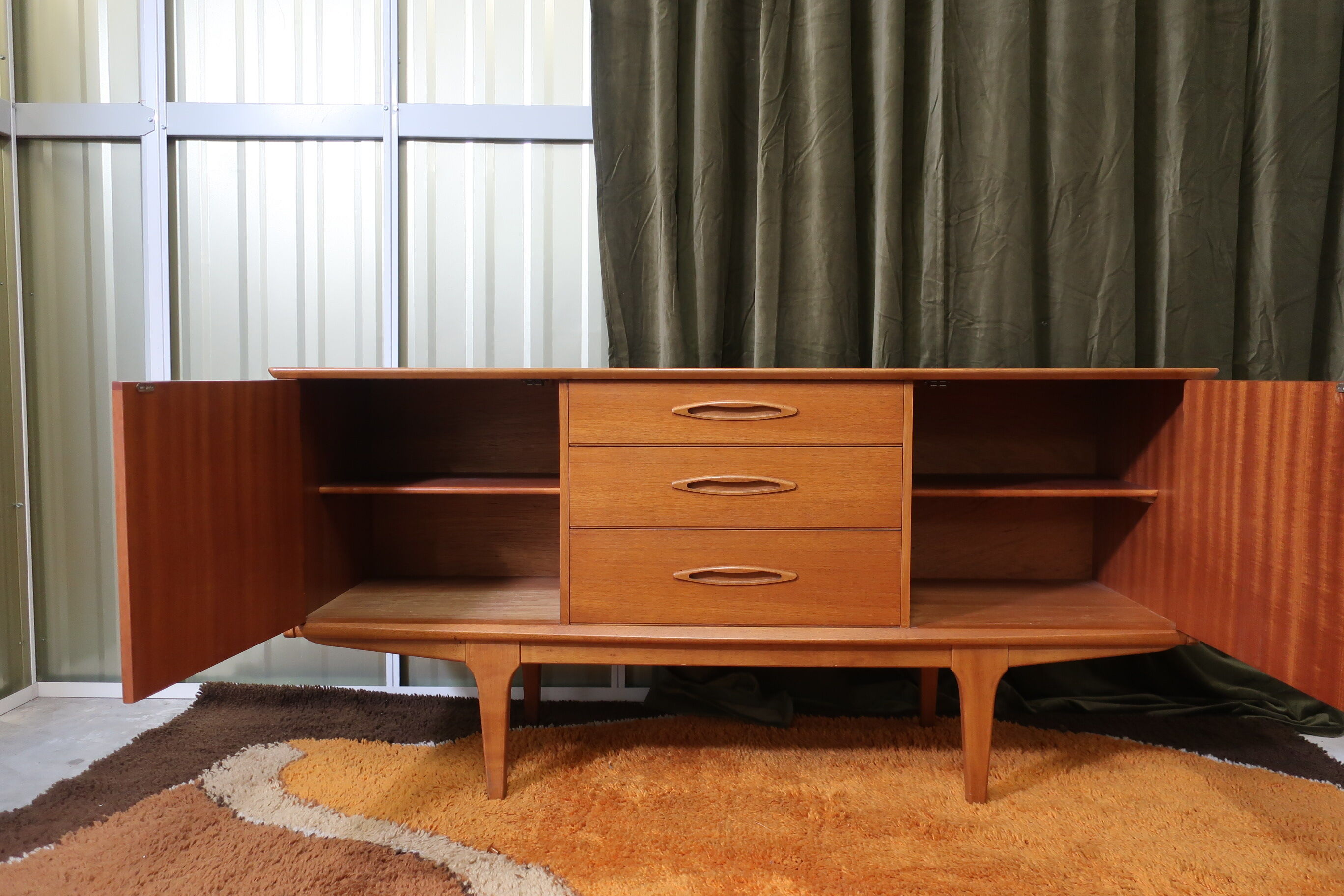 Clear teak thread from the 1960s